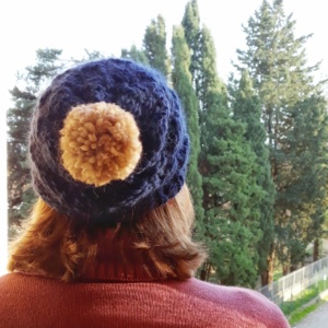 Il cappello con pon pon - Mamaglia